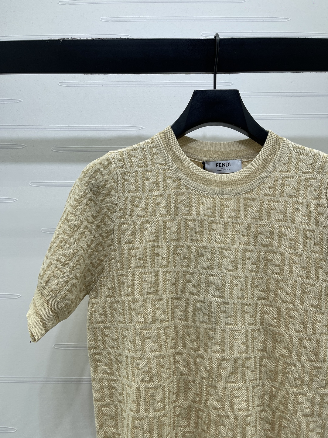 Women's short sleeves